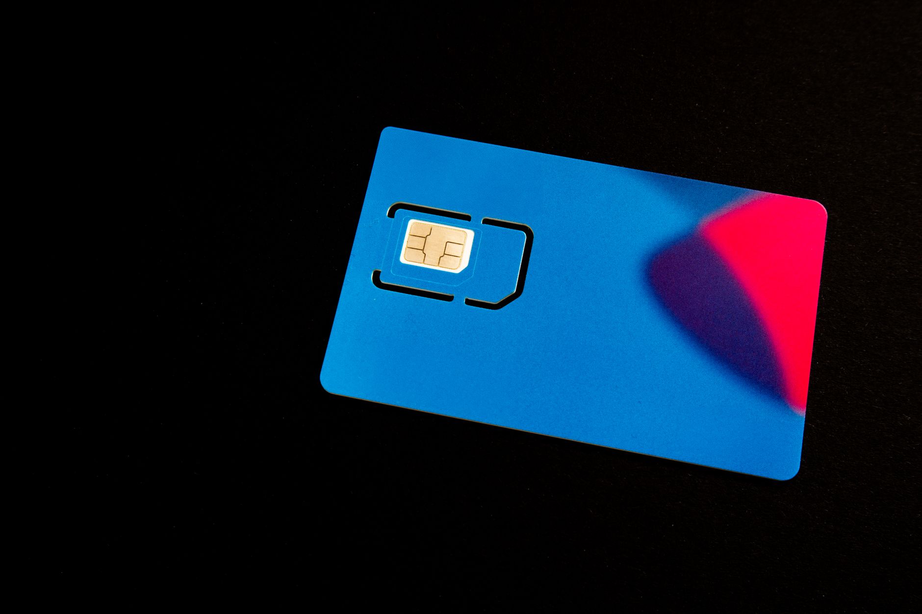 eSIM Profiles Explained: Managing Multiple Plans on One Phone